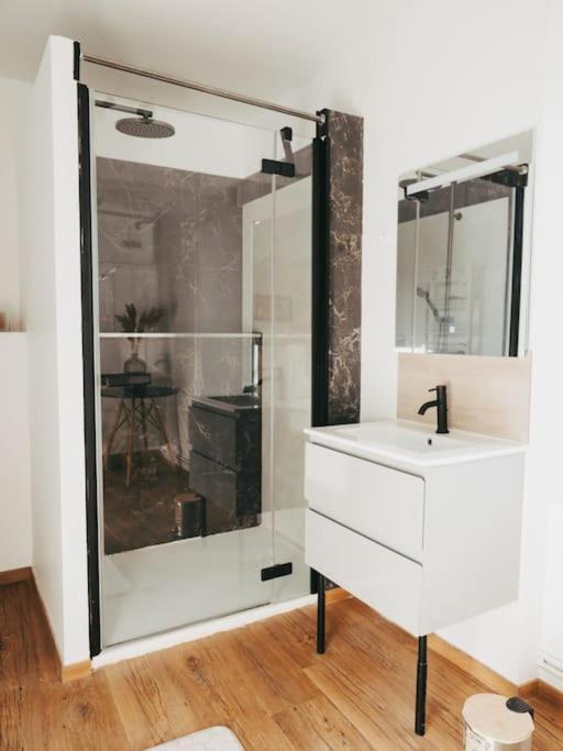 Appartement Avec Patio Saint Anne-dʼAuray エクステリア 写真