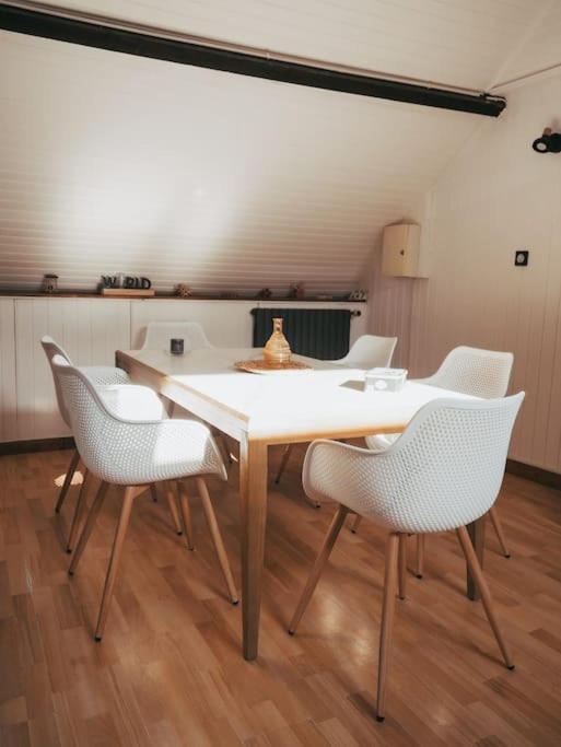 Appartement Avec Patio Saint Anne-dʼAuray エクステリア 写真